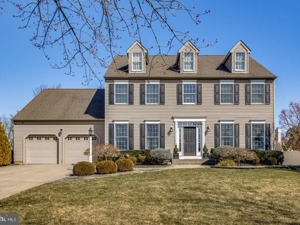 3 Bellwether Ct, Medford, NJ 08055