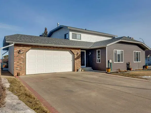 4804 S 44th St, Innisfail, AB T4G 1M7