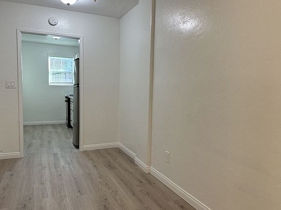 4th image of 4460 Mississippi St #10