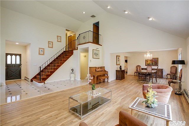 1st image of 9 Sands Ct