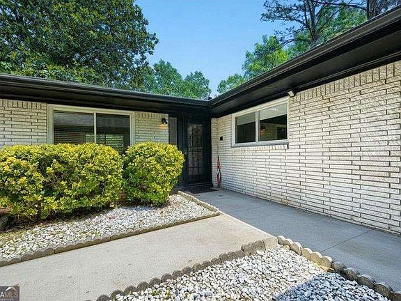 2nd image of 3068 Cherry Blossom Ln