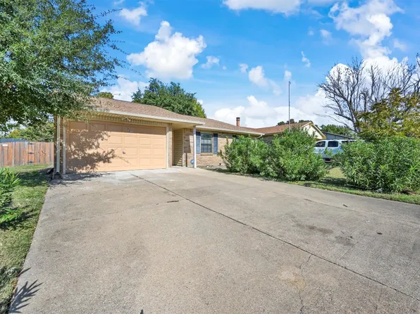 321 Rockcrest Dr, Mesquite, TX 75150