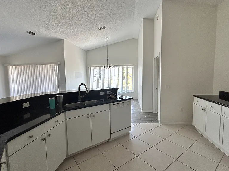 10401 Barnett Loop — Photo 6