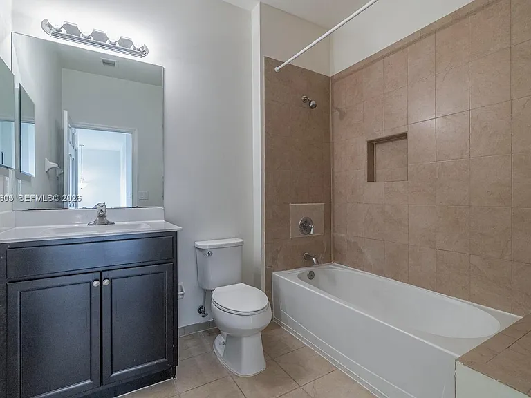 516 SE 35th Ter — Photo 15