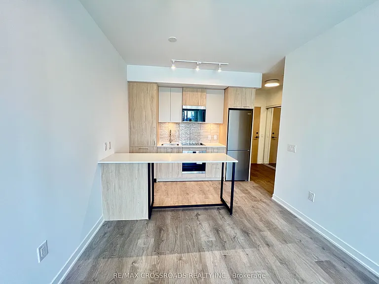 10 Oak St #523 — Photo 5