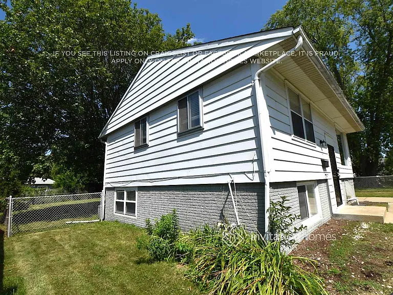 4242 Clark Dr — Photo 4