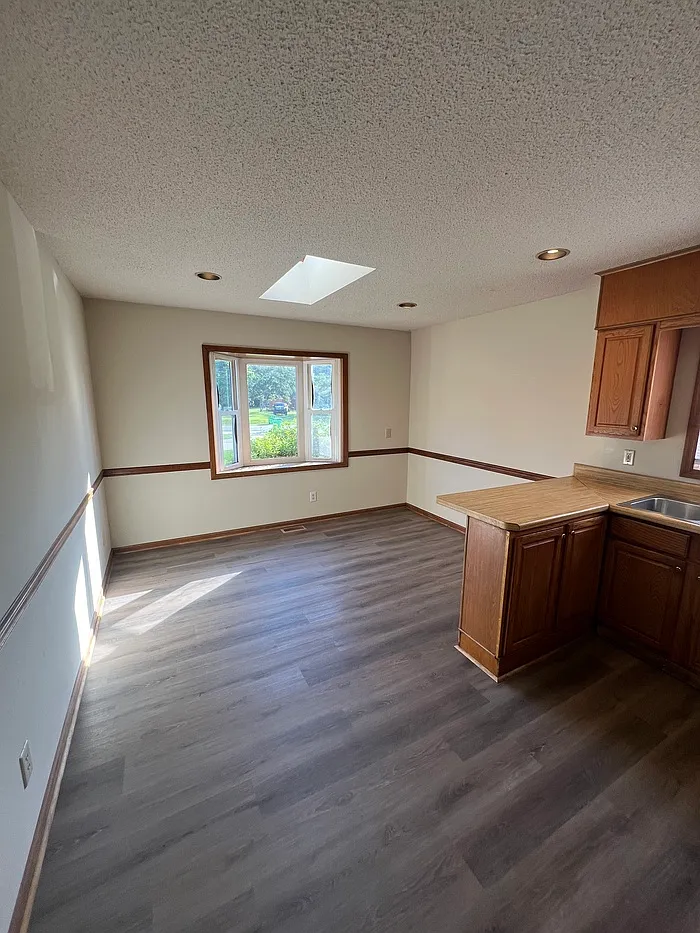 2 bed, 2.0 bath, 1200 sqft, $1,100 — Photo 4