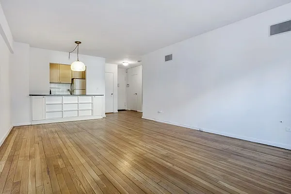 Sold by HomeDax Real Estate | media 8