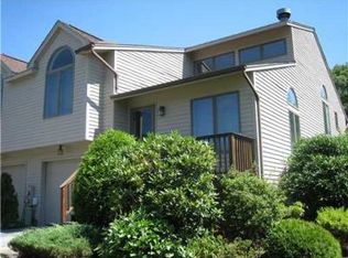 93 Cardinal Dr, North Kingstown, RI 02852