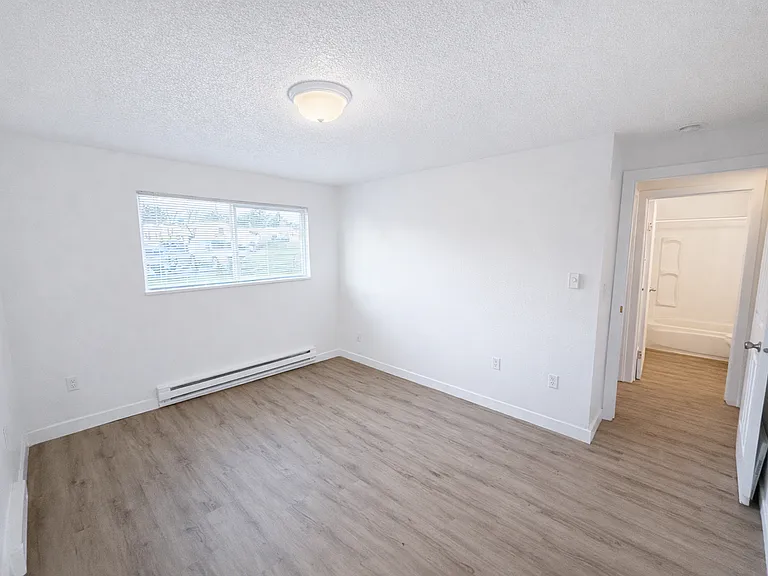 Meadowbrook Apartments — Photo 13