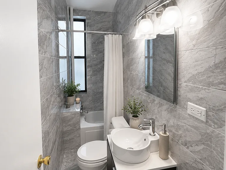 426 W 47th St #3C — Photo 7