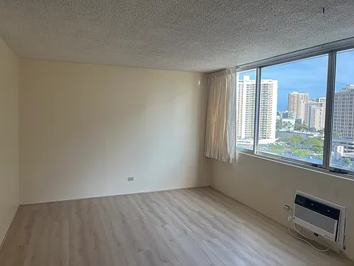 1560 Kanunu St Photo 1