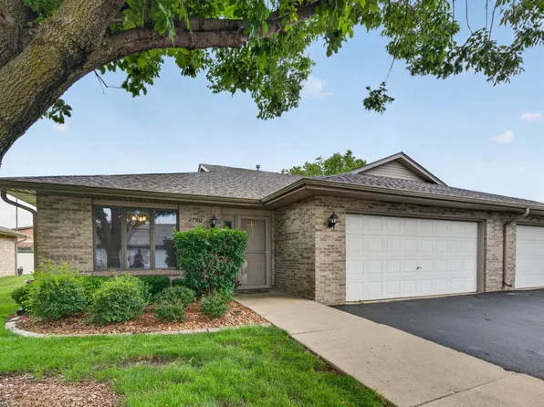 2700 Eagle Dr #2700, Joliet, IL 60436