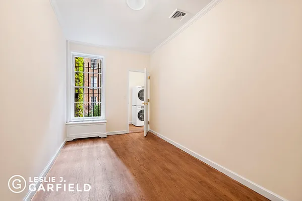 Rented by Leslie J. Garfield | media 46