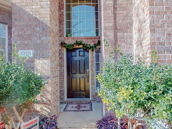 5th image of 1310 Heather Brook Dr