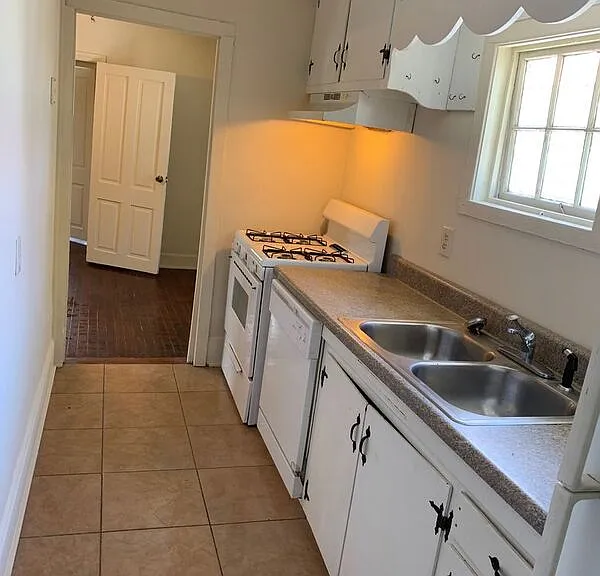 2 Maranda Holmes St #B — Photo 8