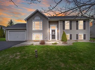 5015 Dongara Ln, Clay, NY