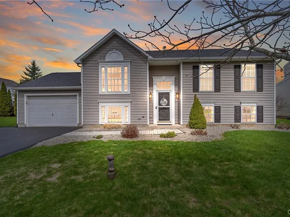 5015 Dongara Ln, Clay, NY 13041