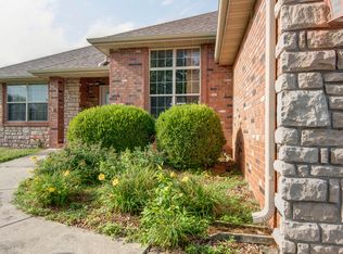 630 Meadowgate Dr, Springfield, MO 65803