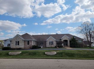 2640 Cessna Cir, Poplar Grove, IL 61065