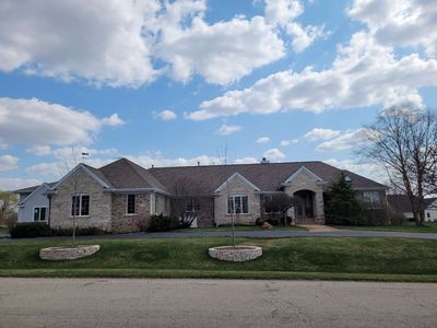 2640 Cessna Cir, Poplar Grove, IL, 61065