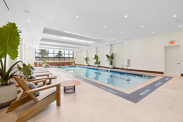 Rented by SERHANT. | media 9