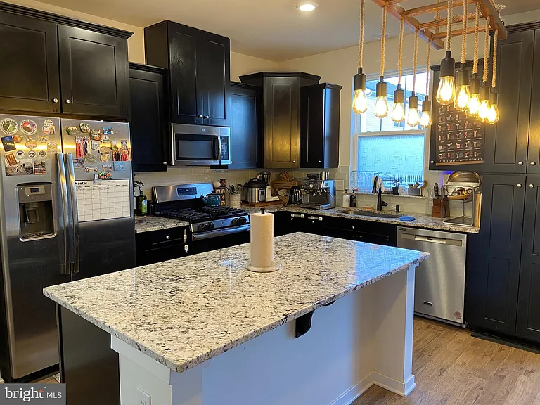 1911 Boulder Dr — Photo 2