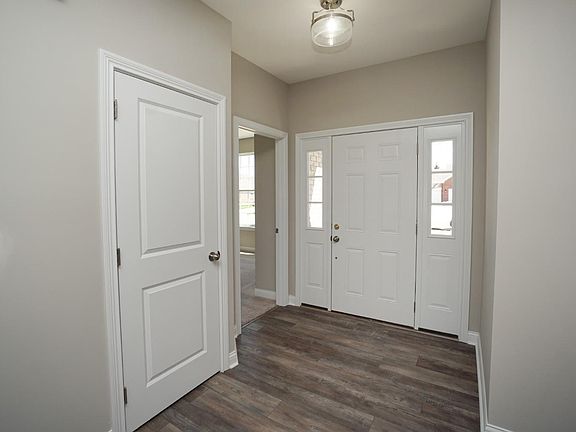3rd image of 7245 Woodberry Dr