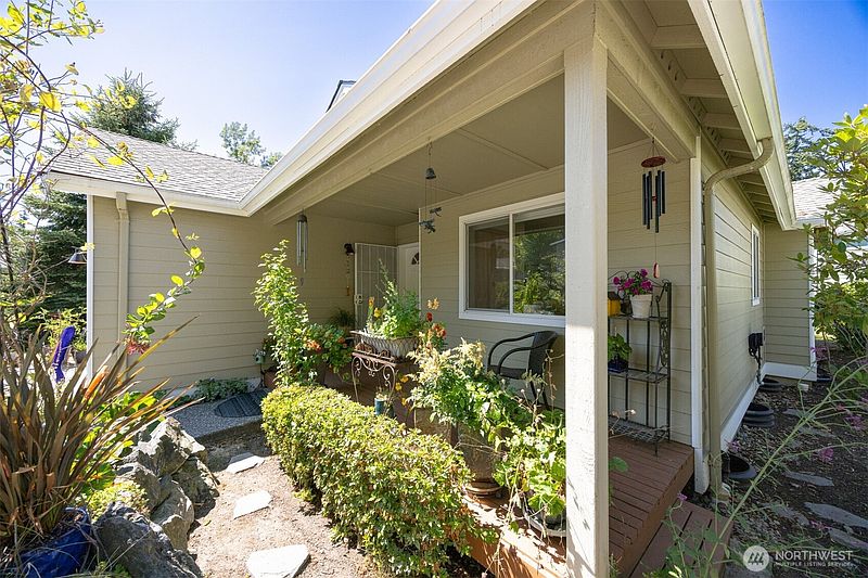4th image of 1342 Whatcom St
