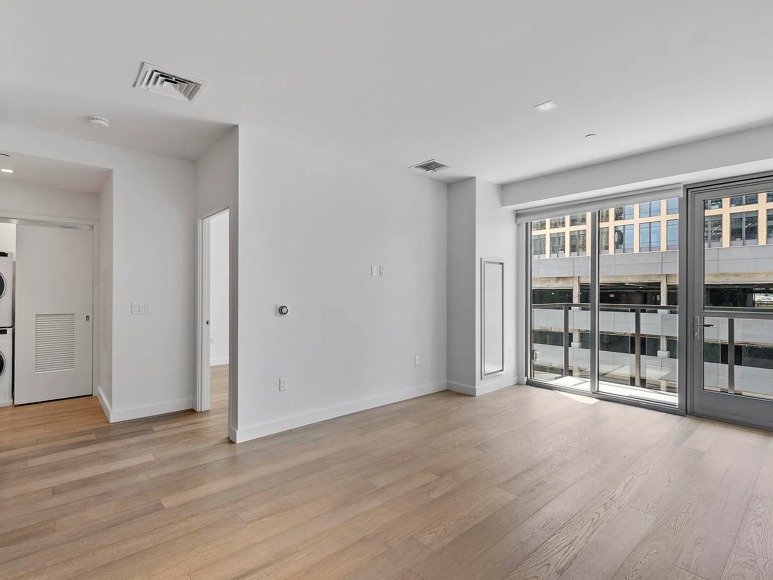 2 bed, 821 sqft, $3,850 — Photo 2
