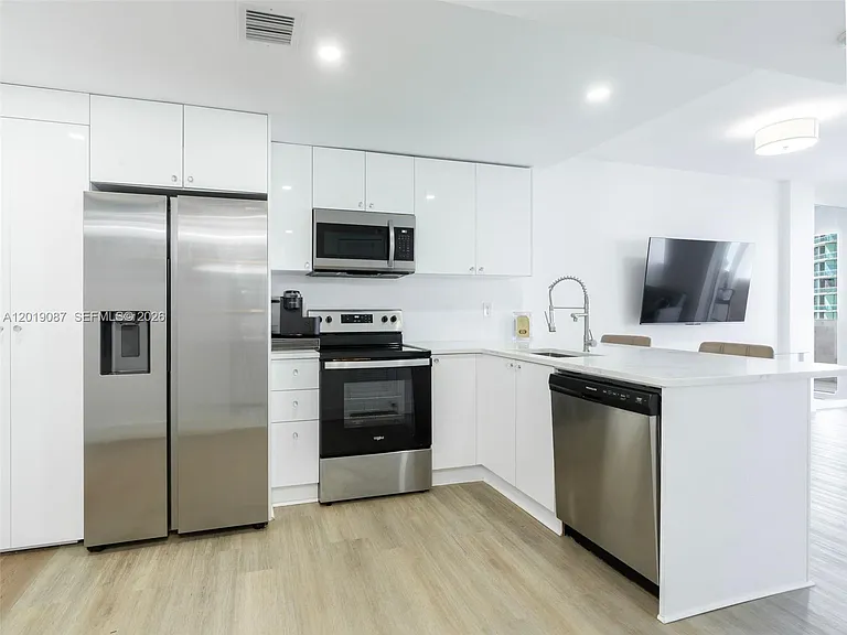 10275 Collins Ave #1502 — Photo 9
