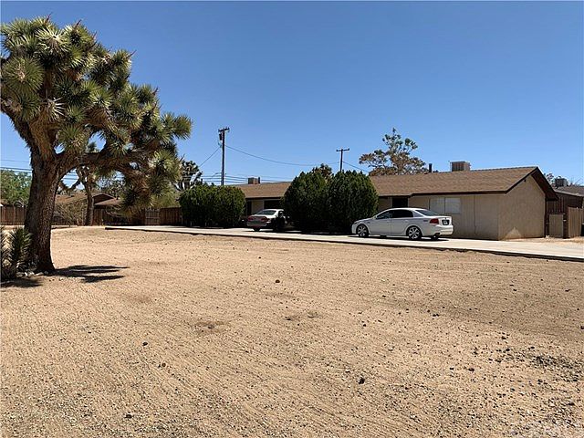 7375 Dumosa Ave Yucca Valley Ca 92284 Zillow