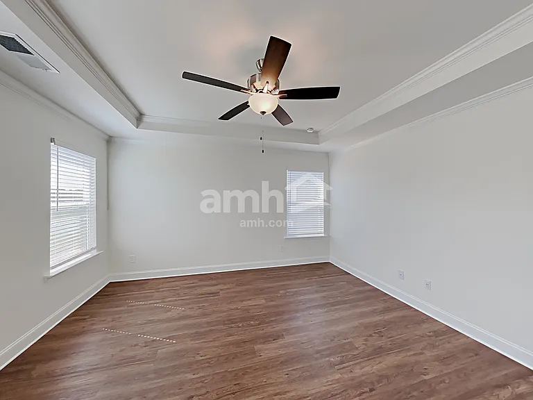 406 Levon Ct — Photo 11