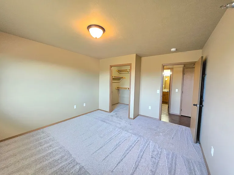 Sunrise Ii Apartments — Photo 13