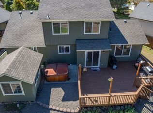 20050 Old Rock House Rd, Bend, OR 97702