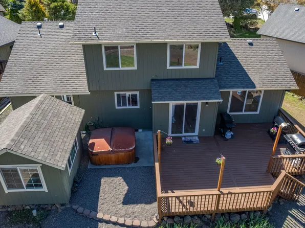 20050 Old Rock House Rd, Bend, OR 97702