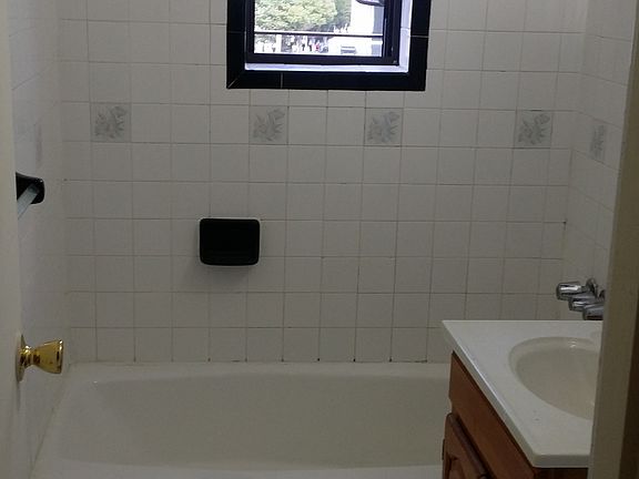 2nd image of 630 E 16th St