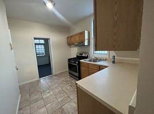 20-12 20th St #2L, Astoria, NY 11105
