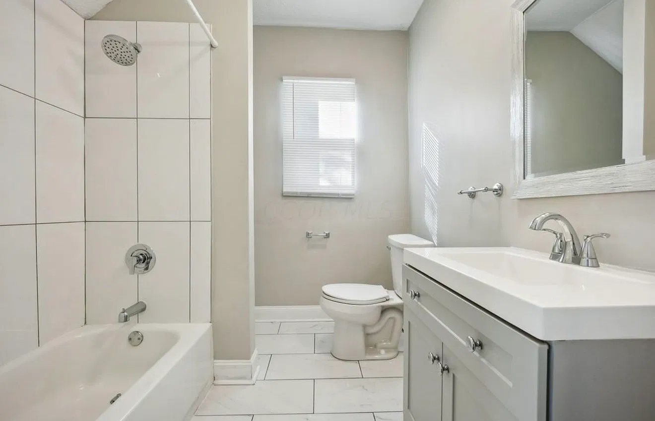 3 bed, 1.5 bath, 1436 sqft, $2,600 — Photo 2