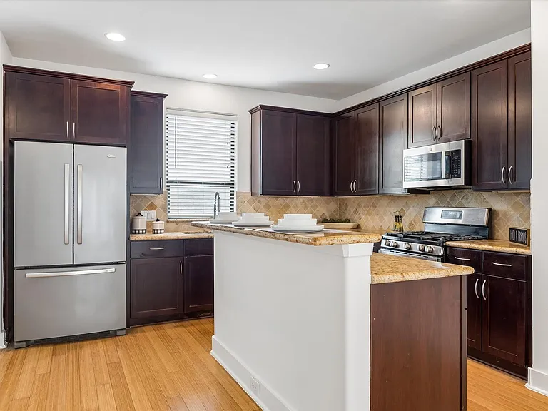 2309 McIlhenny St — Photo 14