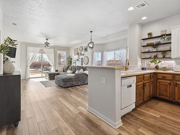5th image of 3600 E Canyon Crest Ave