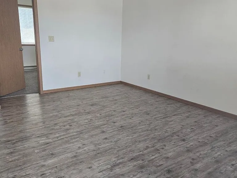 1211 34th Street Cir S — Photo 3