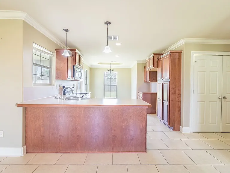 926 Lillian Michel Dr — Photo 4