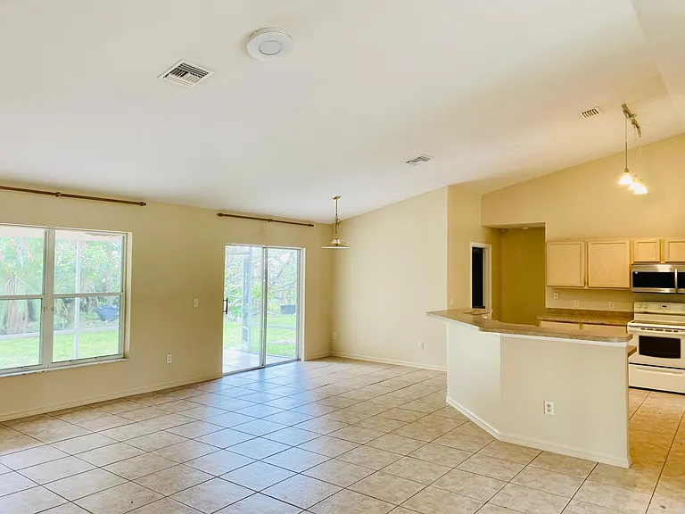 5952 NW Baynard Dr — Photo 7