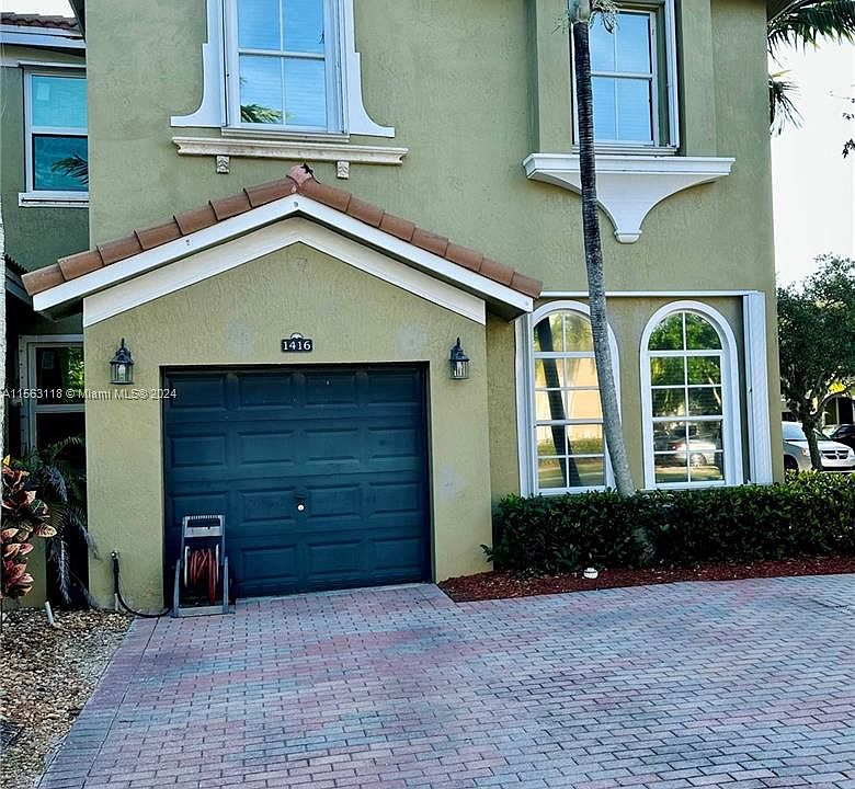 1st image of 1416 SE 25th Ave #1416