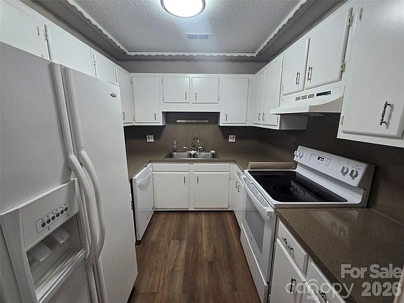 3rd image of 247 Country Club Dr NE APT 6