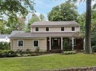 27 Sisson Ter, Tenafly, NJ 07670