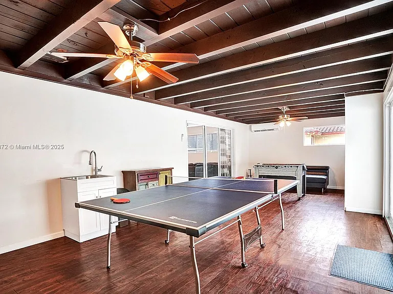 1018 Adams St — Photo 7