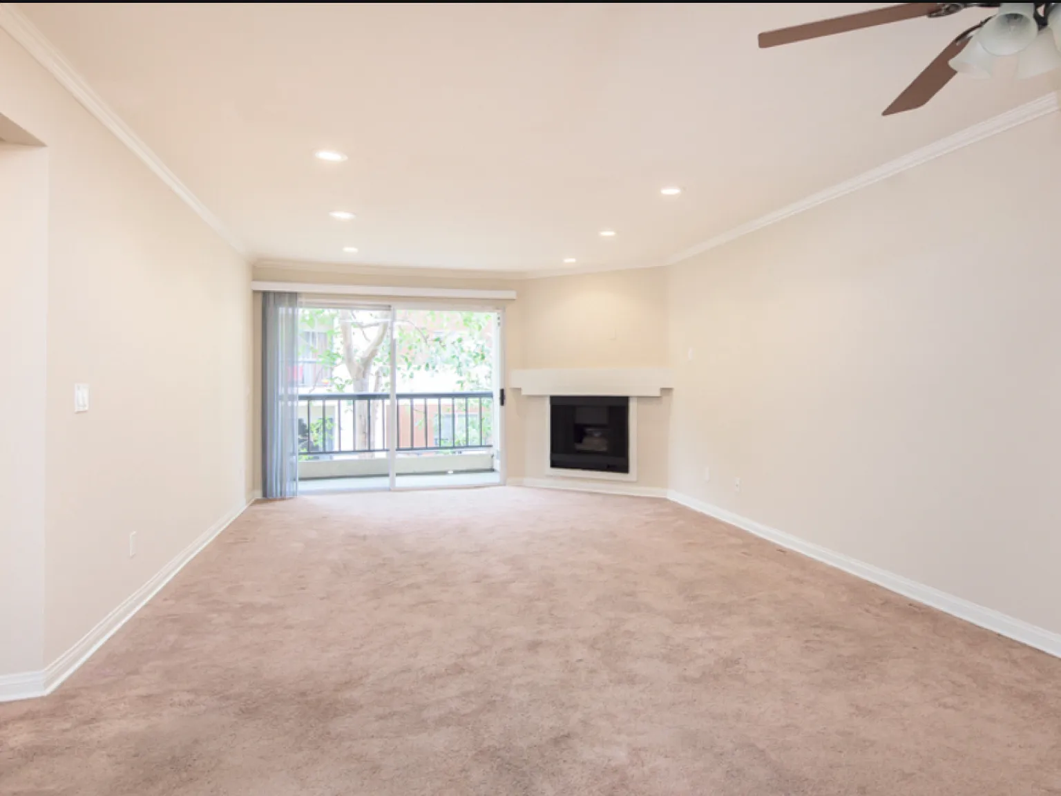 2 bed, 920 sqft, $3,000 — Photo 4