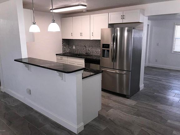 3rd image of 1336 Continental Dr